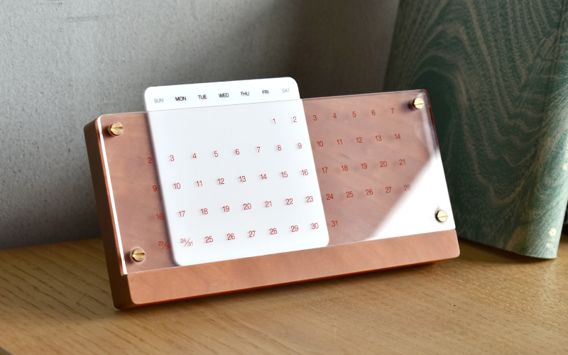 【Hacoa】木の経年変化を楽しむ卓上万年カレンダー チェリー 「Desk Calendar Eternal」