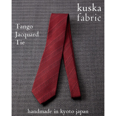 
                  ＜手織りネクタイ＞レッド 丹後ジャカードタイ kuskafabric 京都・丹後のシルク織物【1257554】
                