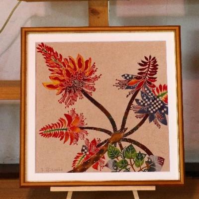 ふるさと納税 今帰仁村 芭蕉紙紅型染「沖縄の花」シリーズ〈デイゴ〉37cm額