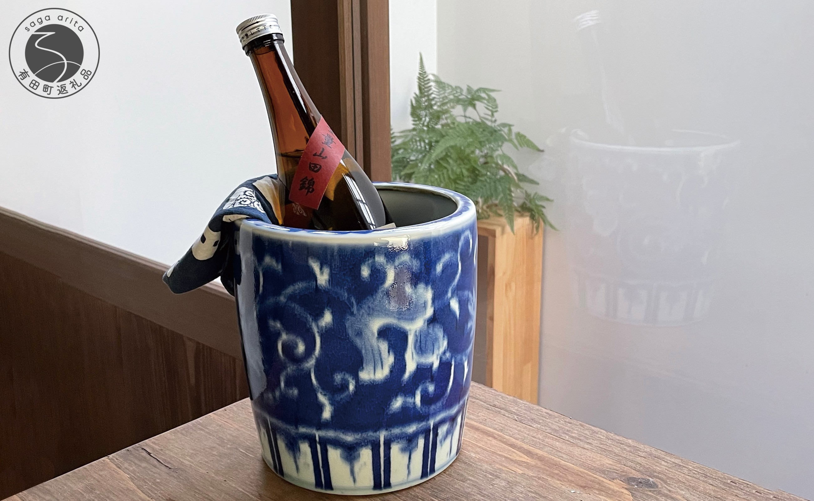 
            有田焼 福泉窯 染付地紋牡丹唐草 火鉢筒型ワインクーラー【渕上陶磁器 / FUCHIGAMI TOJIKI】 一点物 手描き インテリア 花器 火鉢 ワインクーラー 24万円 A240-9
          