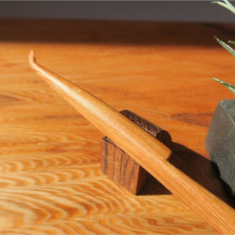 木製耳かき 屋久杉材（上杢） 屋久杉材 上杢 木製 耳かき 屋久杉 安定 グリップ感 優しい形状 体に優しい スプーン形状 刺激を軽減 良い香り 肌触り 油脂分 希少 愛知県 小牧市 送料無料