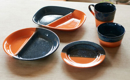 【美濃焼】 窯元ロングアイランドの四角ランチプレート 2つ仕切り 21.5cm 瑞浪市 / 窯元ロングアイランド おしゃれ 食器 シンプル 食洗機対応 レンジ対応 [AZCU197]