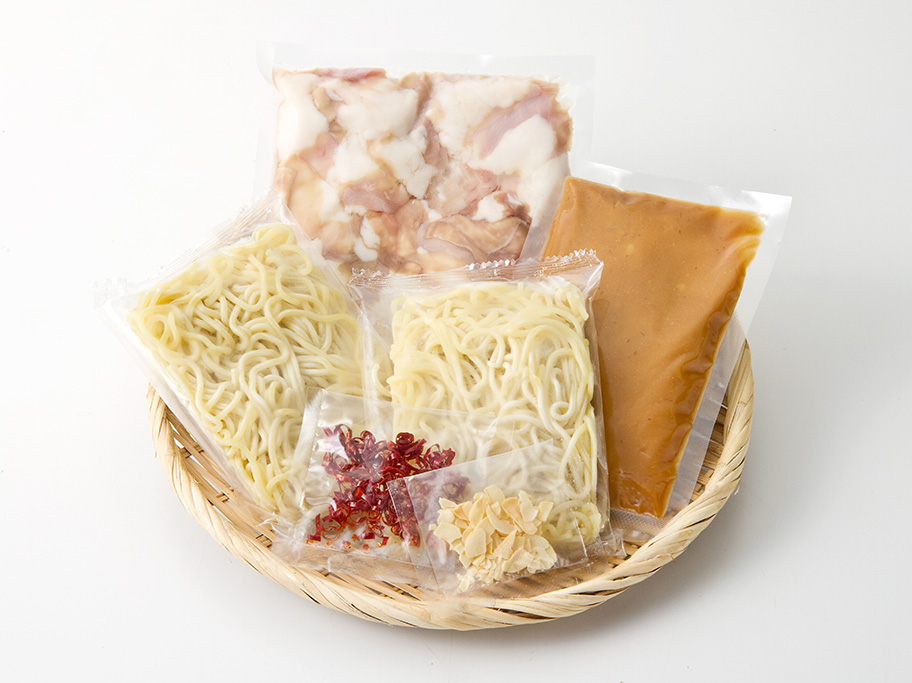 【厳選国産牛使用】博多もつ鍋 食べ比べ(味噌味・醤油味)と辛子明太子1kg(500g×2) 吉富町/博多の味本舗 [BGAI029]