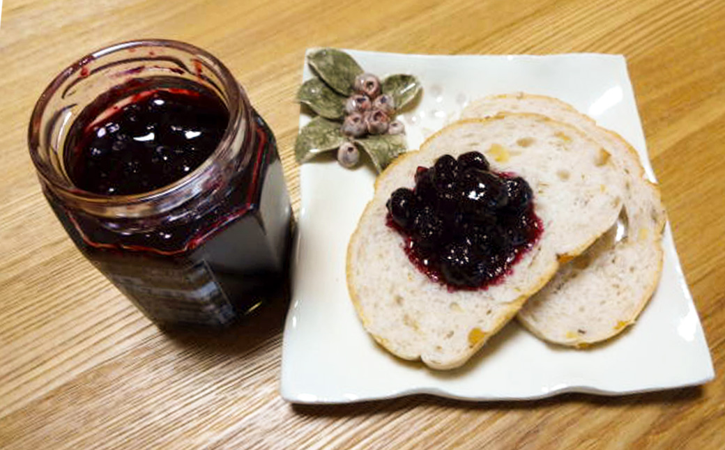 ブルーベリージャム120g×4本【福島県三春町　かおるブルーベリー園産使用）　【07521-0146】