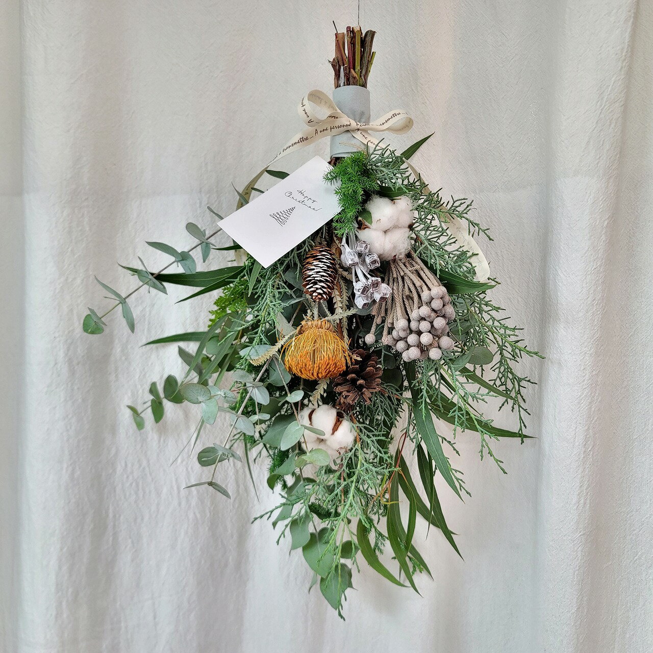 【ふるさと納税】Xmas 自分で作る スワッグ 【白】新潟 阿賀 たけむら生花店 キット｜季節 おまかせ インテリアグリーン ドライフラワー 贈り物 ギフト 送料無料 プリザ クリスマス プレゼント 壁掛け おしゃれ ナチュラル 自作 期間限定 ※2025年11月中旬頃より順次発送
