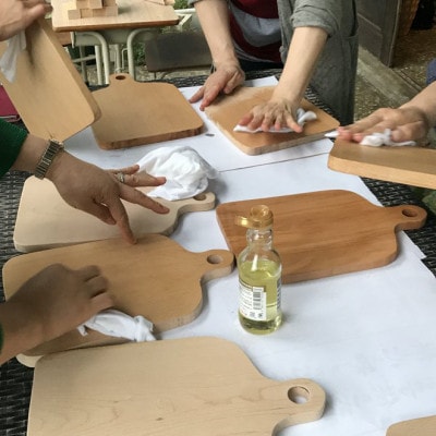 好きな樹種で作るオリジナルのカッティングボードワークショップ(4名様)【配送不可地域：離島・沖縄県】【1608546】
