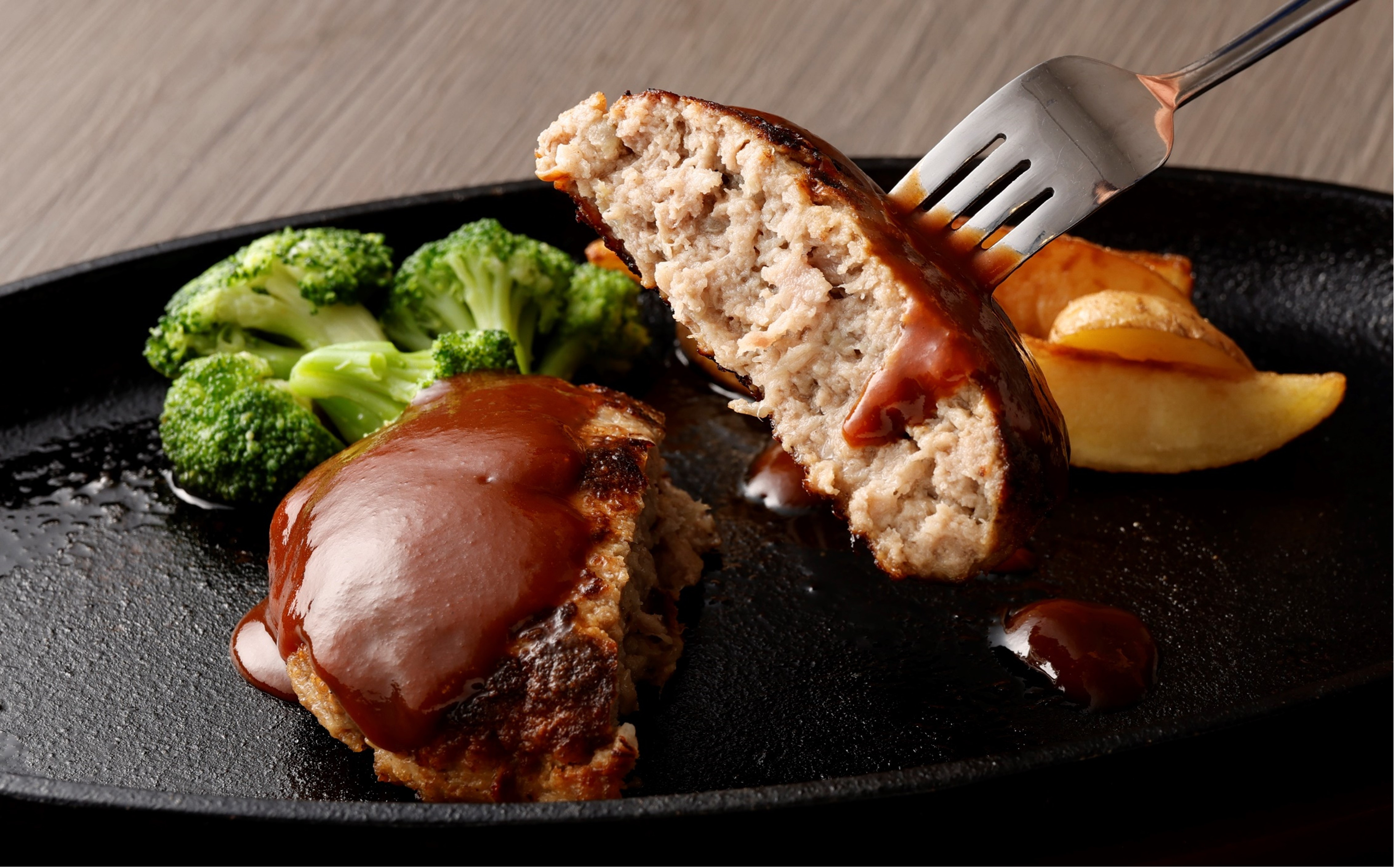 ハンバーグのお肉は牛１００％