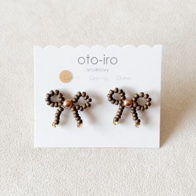 ふるさと納税 長岡京市 きゅっと結んだ小さなビーズリボンのピアス【mini ribbon/マットブラウン】