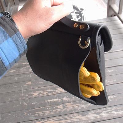 ふるさと納税 ひたちなか市 ラフテール　Gazelle ブラック　ワンタッチ着脱の二輪用鞄　栃木レザー製シュリンクレザー使用 |  | 02