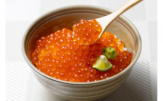 いくら 醤油漬け 600g(150g×4P) アメリカ 鮭の卵 化粧箱入 尾張まるはち