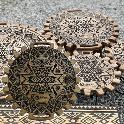 ふるさと納税 下呂市 【ウォルナット】ミドルテーブル Signum シグナム(1台)机 彫刻 キャンプ【93-5【1】】 |  | 01