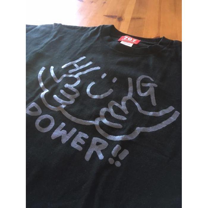 【ふるさと納税】鎌倉ブランドの老舗「KAMAKULAX」の定番オリジナルHUG POWER ! Tシャツ【ブラック】Lサイズ