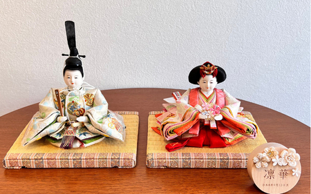 雛人形 木製木札 お誕生日入り名前札【松寿オリジナル名前札（丸型小）ピンクタイプ】