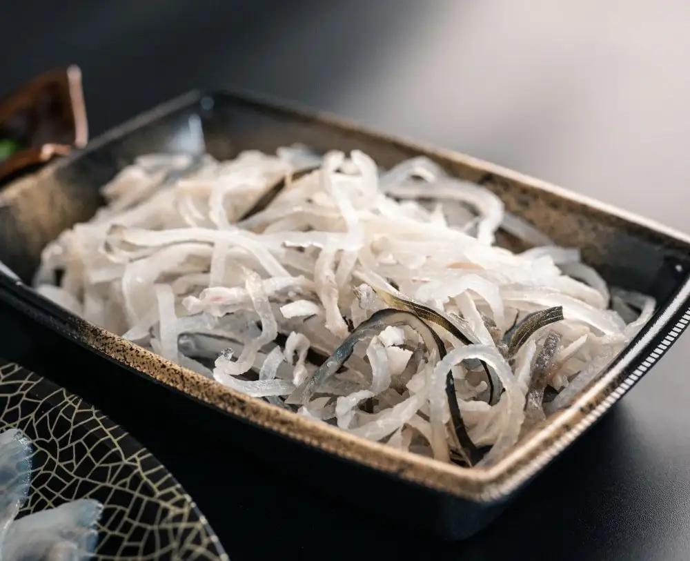 ふぐ刺身 セット 5人前 トラフグ とらふぐ干しひれ付き 冷蔵 合計300ｇ  (1382) 
