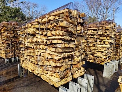 スギ薪 12kg 40cm×14本 遊園地で製造した薪 薪ストーブ BBQ キャンプ 薪 サントピアワールド 2S03006