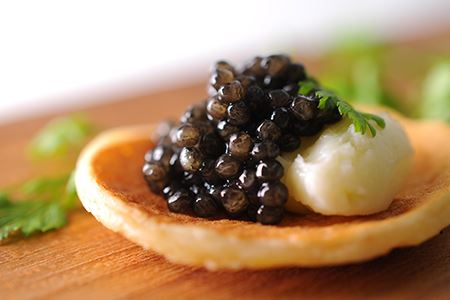 【桐箱入り】宮崎HEIKECAVIAR 20ｇ ブリニセット 【チョウザメ】 キャビアが初めての方でも分かりやすく 食べやすい オススメセット 【世界三大珍味×日本三大秘境】