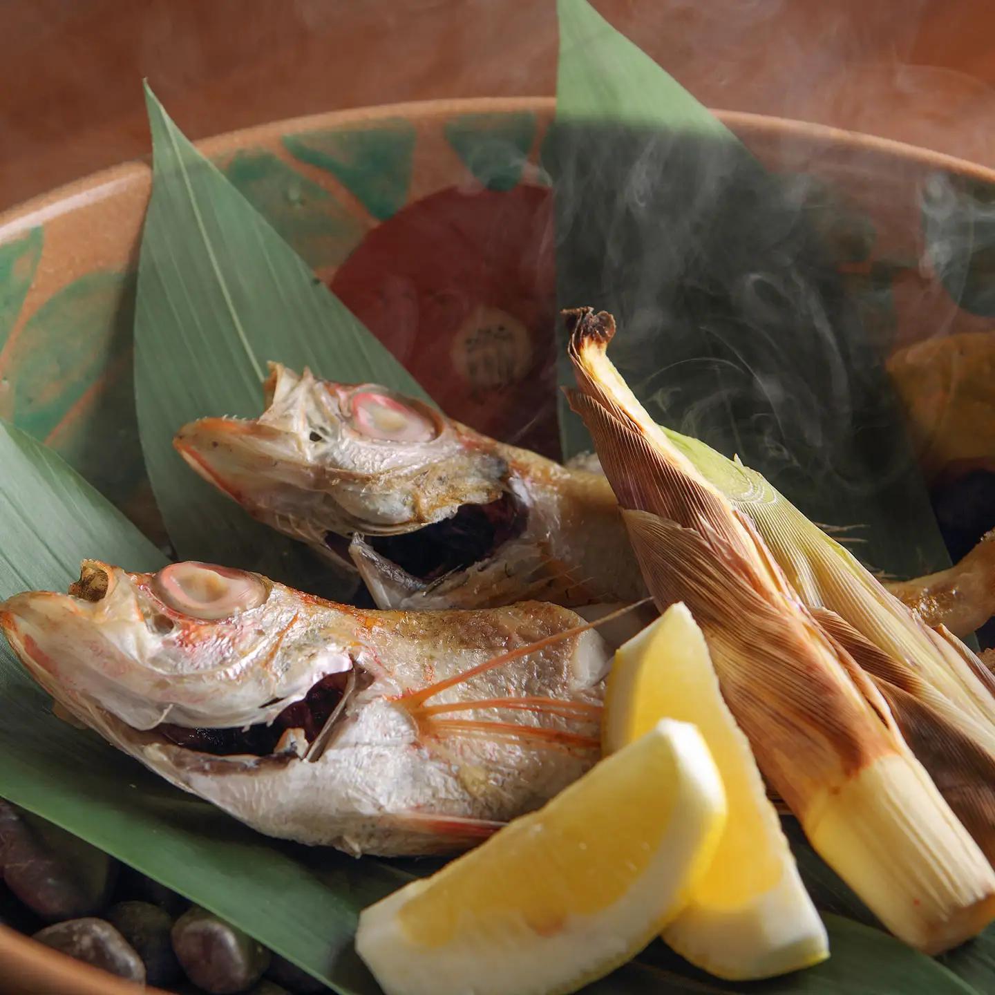 【令和7年産 コシヒカリ (精米) 10kg×游水亭いさごや】旬の特産品と宿泊利用券セット