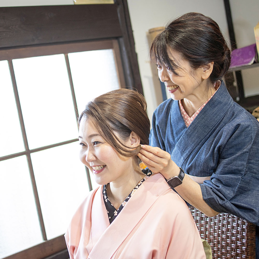 【ふるさと納税】手ぶらでOK 浴衣レンタル チケット（1名様） 着付け・小物一式 ヘアセット付き デート 記念日 岡山 観光 着物浪漫 旅行 手軽 浴衣体験 散策 一式セット 手ぶら プラン 女子旅 思い出作り 倉敷観光 夏 夏の思い出 夏の観光 岡山県 倉敷市 送料無料