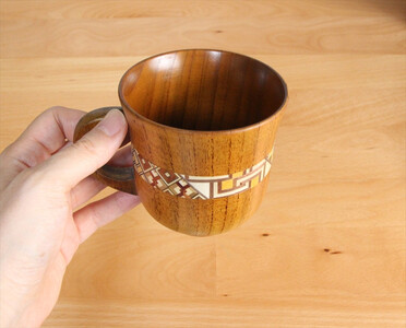 【箱根寄木細工　マグカップ】軽くて割れにくく保温性が高い木製カップを、寄木細工で彩りました。【 キッチン用品 食器 雑貨 日用品 木製食器　職人メイド 工芸品 職人の手作り おしゃれ食器 神奈川県 小