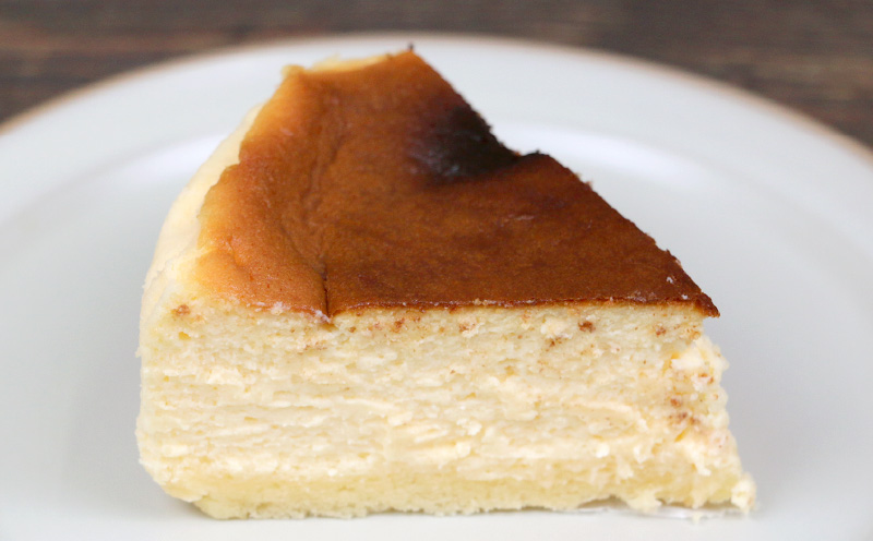 冷凍ケーキ ケーキ バスクチーズケーキ 5号 1ホール ジュテーム 寿提夢 スイーツ お菓子 デザート 焼菓子 お菓子 おやつ 洋菓子 焼き菓子 バスク チーズ クリームチーズ チーズケーキ 贈り物 