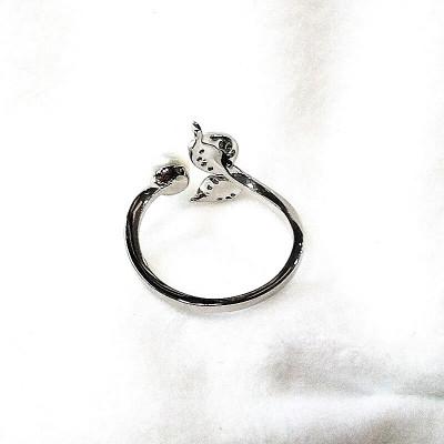 ふるさと納税 伊勢市 リング・ふた葉(淡水本真珠・ボタン)SV製 1925 |  | 02