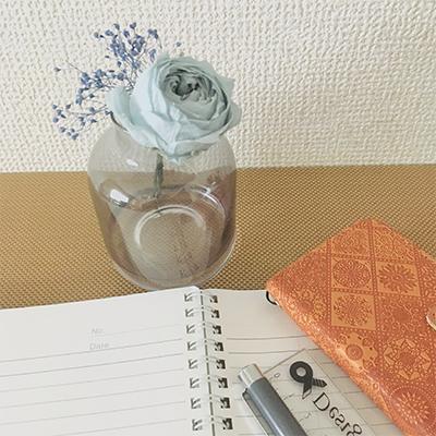 ふるさと納税 四條畷市 プリザーブドフラワー癒しと集中力が高まる青バラの一輪挿し