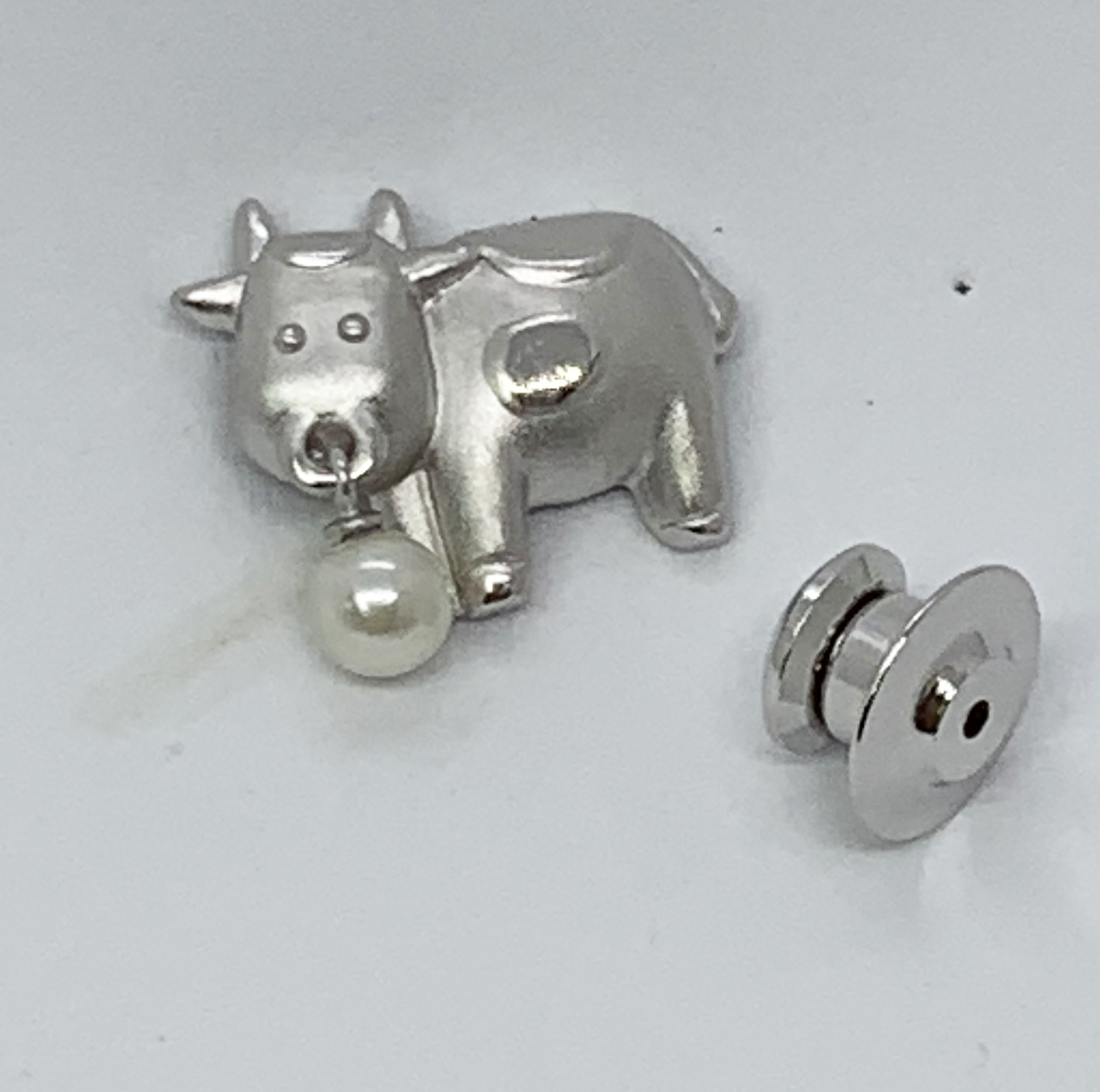 
30-25三重県産あこや真珠４.５mm　S Vピンタック
