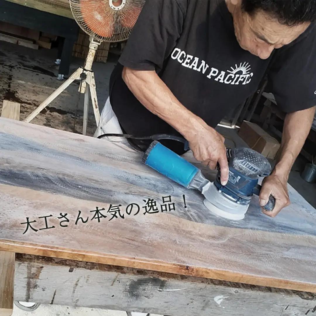 花梨 ( カリン ) の木を使用したストレート型レジン キーホルダー 《エメラルドグリーン》 金運 商売繁盛 縁起物 大工 建築家 職人 天然木材 手作り 工芸品 民芸品 ストラップ 雑貨 小物 アク