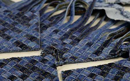 コースター デニム加工職人の手仕事から生まれた『デニムループ スクエアコースター』 (オリジナル)  [BADK013]