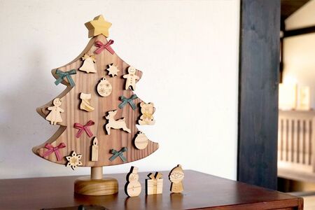 おもちゃ 磁石で飾るクリスマスツリー 名入れ可能｜木のおもちゃ