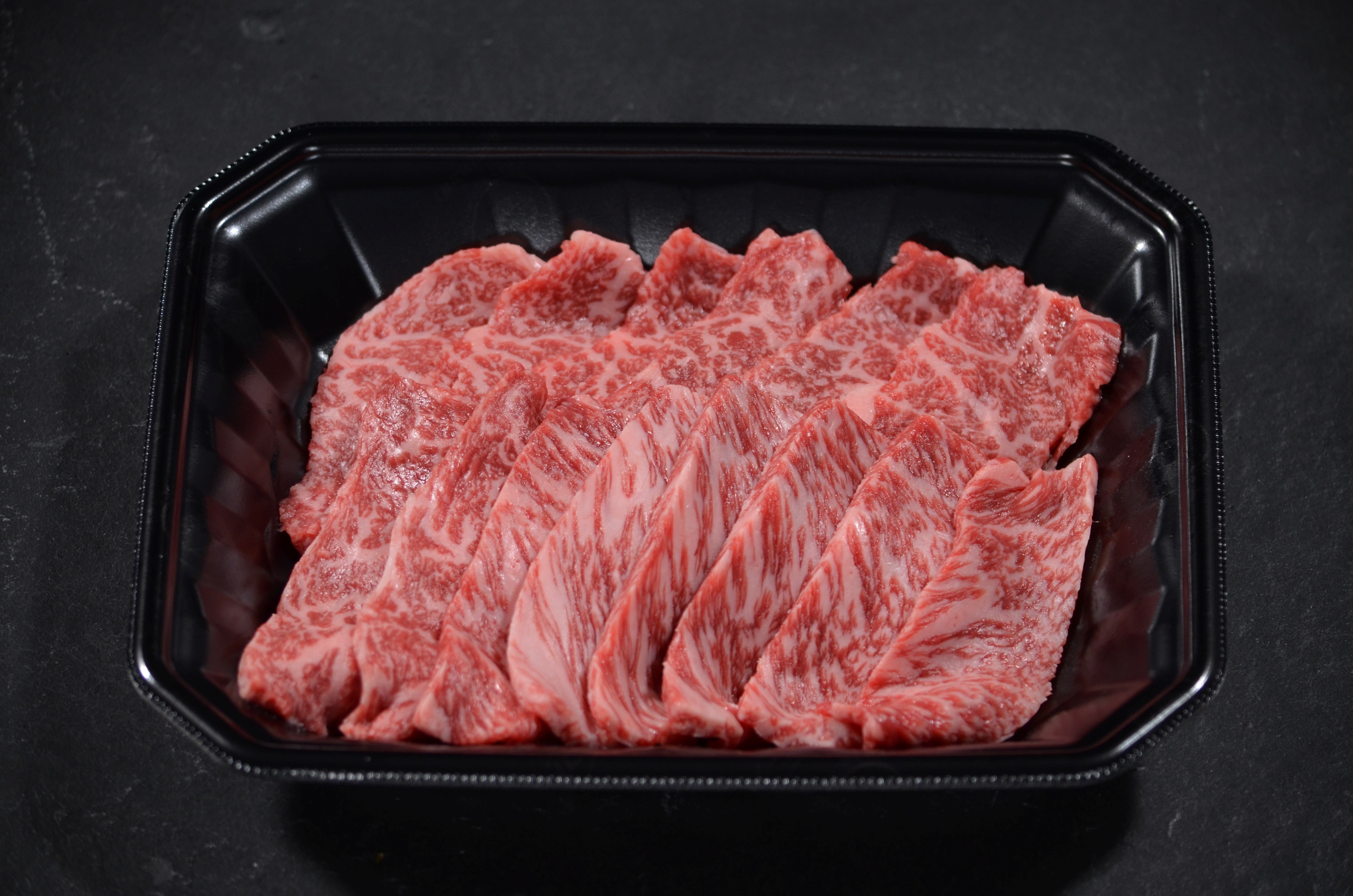 
                  鳥取和牛  イチボ焼肉 800g
                