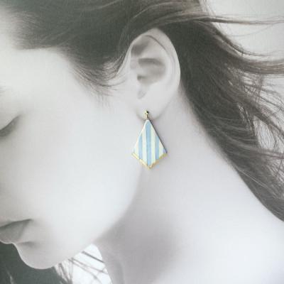 ふるさと納税 茅ヶ崎市 ArtOpus. イヤリング ストライプ ディアマンテ ラクリマ W L青 湘南 茅ヶ崎市 陶磁器 |  | 01