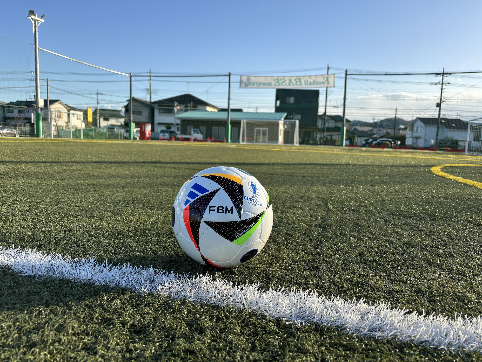 
                  【毛呂山町フットサル場】Football BASE moroyama（平日18〜23時のうち1ｈ,2コート）利用補助券
                