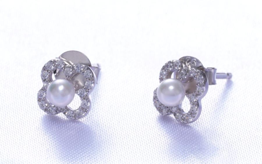 希少ベビーパールピアス