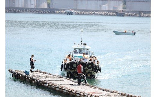 300 無人島（地ノ島）の浜辺でBBQ（4名様）(A300-1)