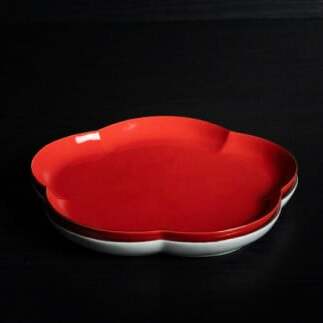 【紅白梅で彩る祝いの席】22cm 香梅プレート L 紅白 2枚セット【金照堂】祝いの席 ハレの日 正月 大皿 プレート 食器セット 器 皿 赤 白 有田焼 A40-336_イメージ5