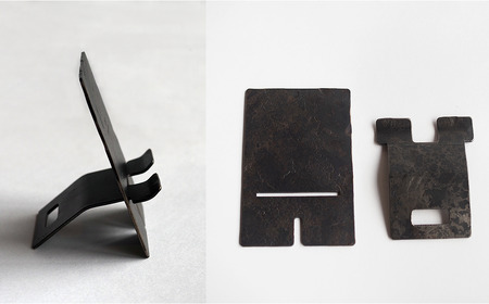 鍛鉄のスマホスタンド ミニマルでおしゃれ・重厚なアイアン製 卓上スマートフォン スタンド E-ms-A40A