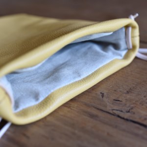 BB009-2　レザーサコッシュ　イエロー