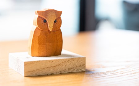 福を招く ふくろう 置物 フクロウ 木彫り 一位一刀彫 飛騨 木製 飾り インテリア ほっとする店[Q1891]