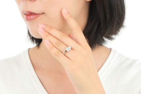 【一点もの】ベリーライトイエローダイヤモンド（1.047ct）K18WGリング　R67　K05098-H