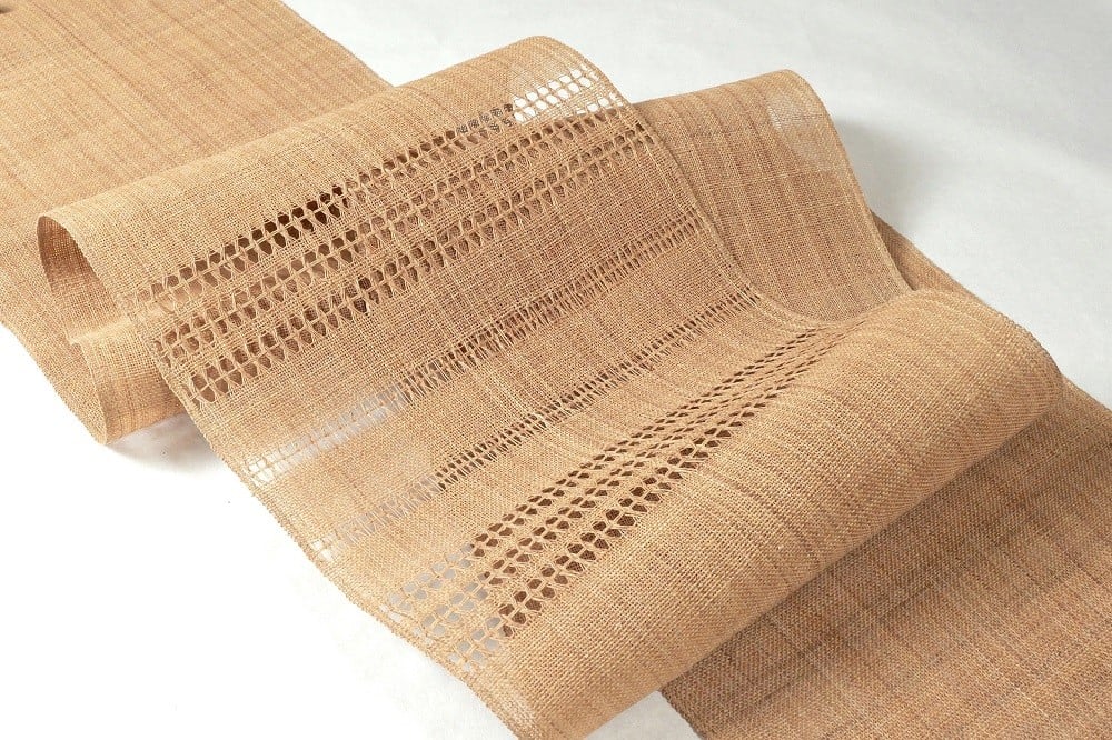 
                  【限定 一点物】「山熊田しな布」大滝ジュンコ作　生成り もじり織り　八寸名古屋帯 帯地（未仕立て）羽越しな布 伝統工芸品 1078005
                