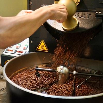 ふるさと納税 釧路市 自家焙煎スペシャルティコーヒー＜豆＞デカフェ(カフェインレス)100g×3袋セット F4F-1174 |  | 03