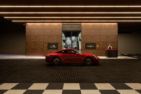 Z2富士スピードウェイホテル　デラックスルーム（55㎡）1泊2名様　朝食付き