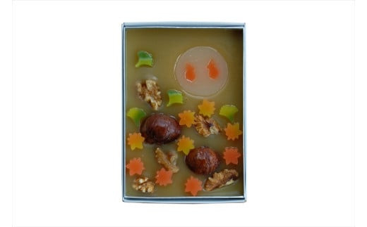 
                  【秋の紅葉と満月に浮かぶうさぎ。絵画のような“進化系ネオ和菓子”】“安納芋”の芋羊羹「錦秋の月」 創業昭和10年 小田原 伊勢屋〈出荷時期:2026年10月1日～2026年11月30日〉【 和菓子店 神奈川県 小田原市 】
                