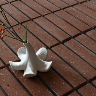 1616/ S&B Bloom Flower Vase White 有田焼 花瓶 一輪挿し フラワーベース ゆりの花 花器 A15-245_イメージ5