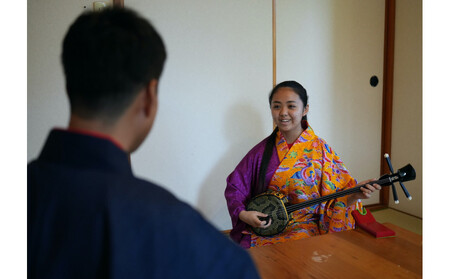 【ふるさと納税】☆沖縄芸能三線体験☆～沖縄貸衣装体験付き～