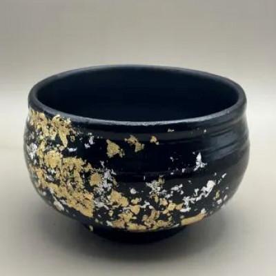 ふるさと納税 海南市 抹茶碗 漆黒(金箔) |  | 01