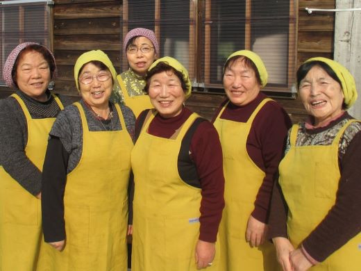 清流と山菜の里ほその村”にある 農林産物加工場「かあちゃん広場｣の皆さん