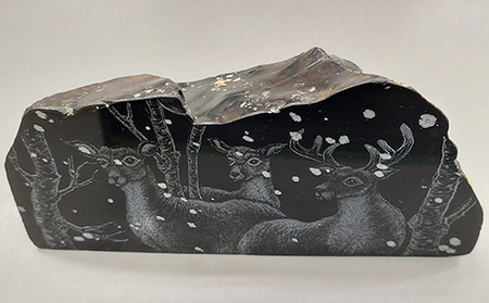 黒耀石の置物B チョウ