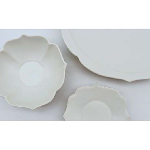 有田焼 白マット 桔梗渕 3点 セット【深海三龍堂】食器 器 うつわ 和食器 小鉢 お皿 小皿 銘々皿 取り皿 菓子皿 豆皿 おもてなし 高級感 陶磁器 25000円 A25-623_イメージ4